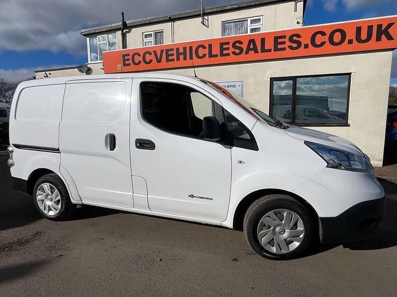 Used Nissan e-NV200 Acenta 80 kW (109 HP) 2019 White MPV