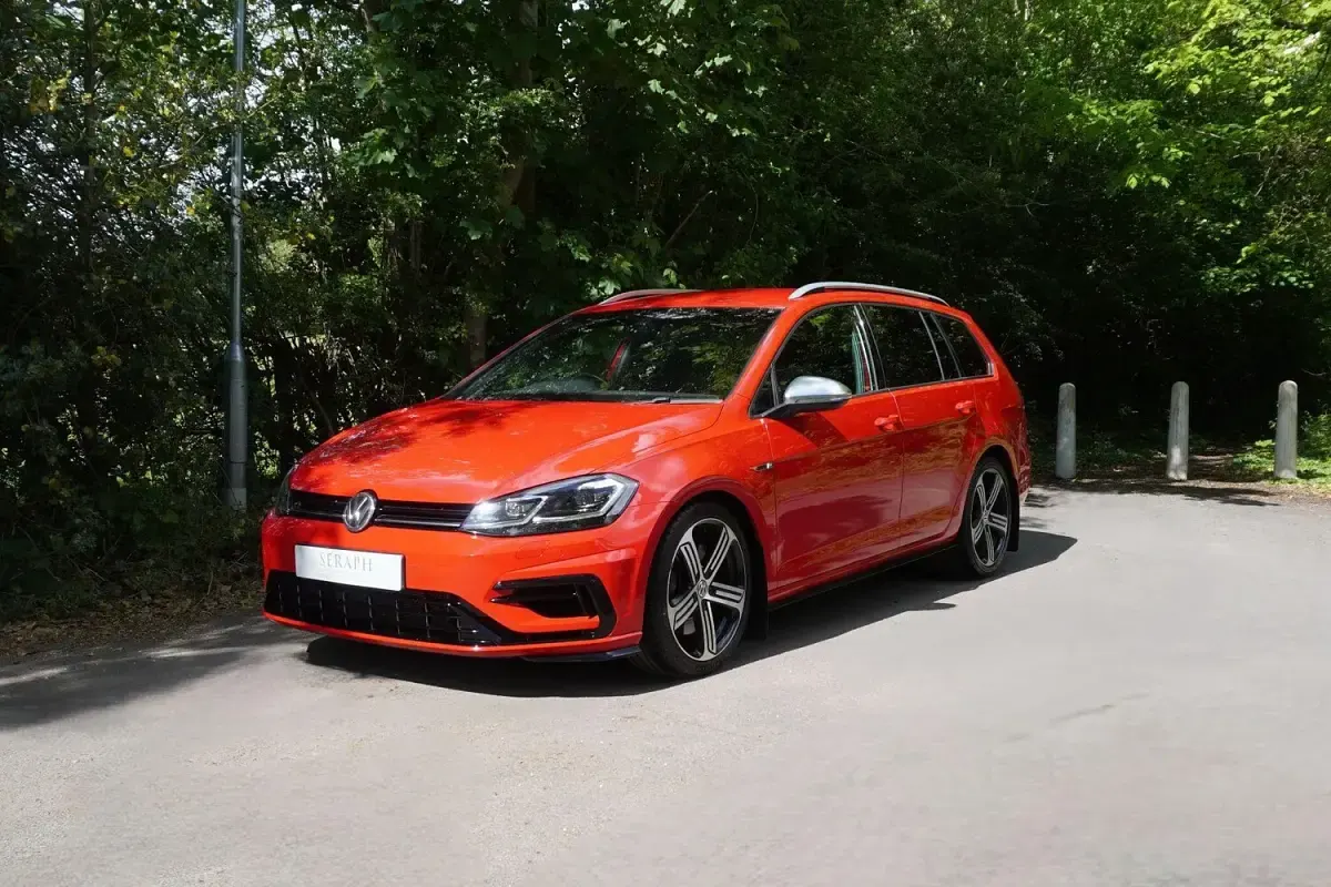 Used VW Golf VII R 310 HP (228 kW) 2017 Red Estate
