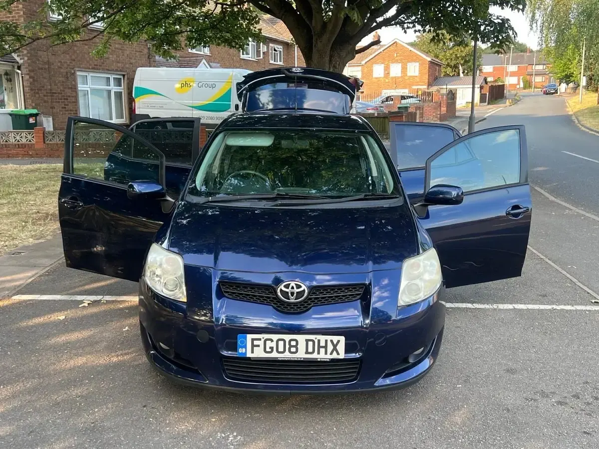 Used Toyota Auris SR 124 HP (91 kW) 2008 Blue Hatchback