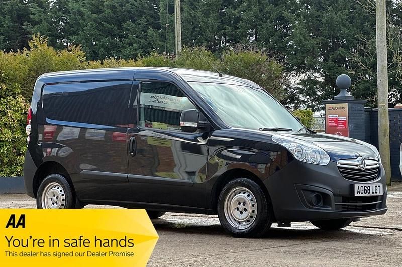 Used Vauxhall Combo S 95 HP (69 kW) 2018 Black MPV