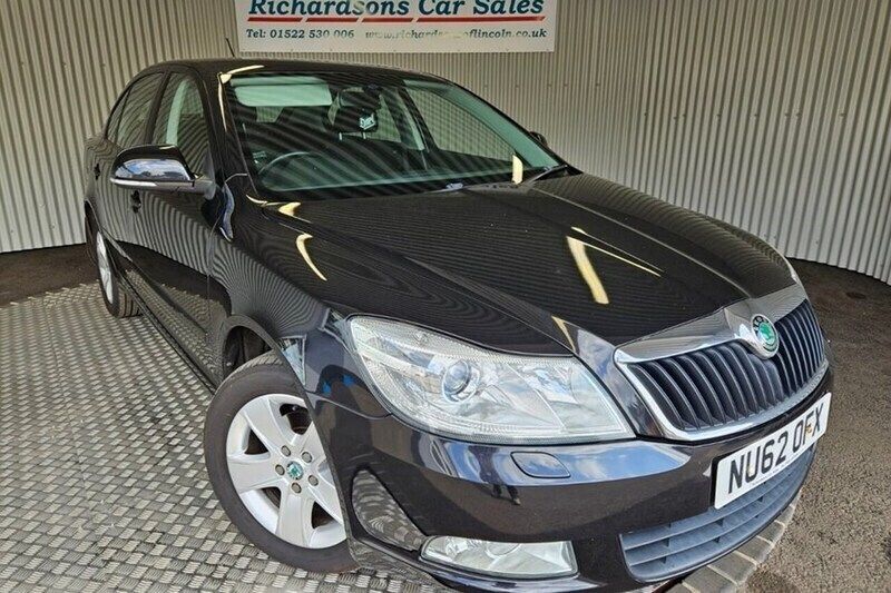 Black Used 2012 Skoda Octavia Elegance Hatchback | £2,500 (Good price) - Image 1/1