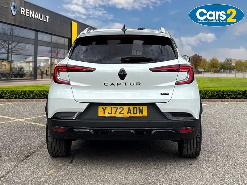 Used Renault Captur Rive Gauche 143 HP (105 kW) 2022 White/black  SUV
