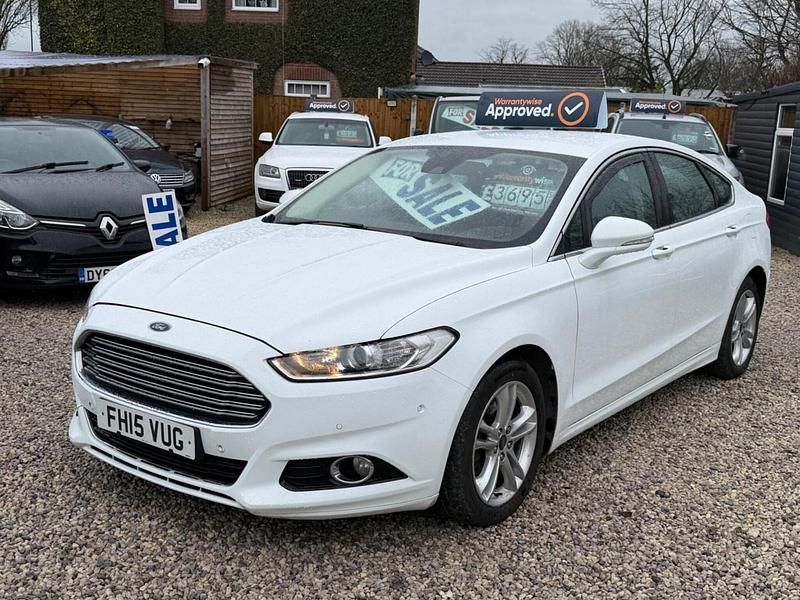 Used Ford Mondeo Titanium 180 HP (132 kW) 2015 White Hatchback