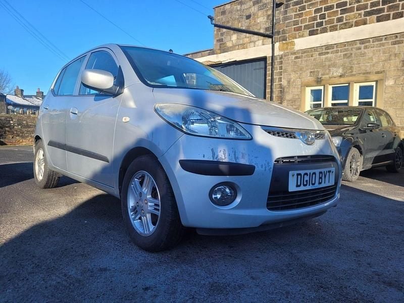 Used Hyundai i10 Comfort 78 HP (57 kW) 2010 Silver Hatchback