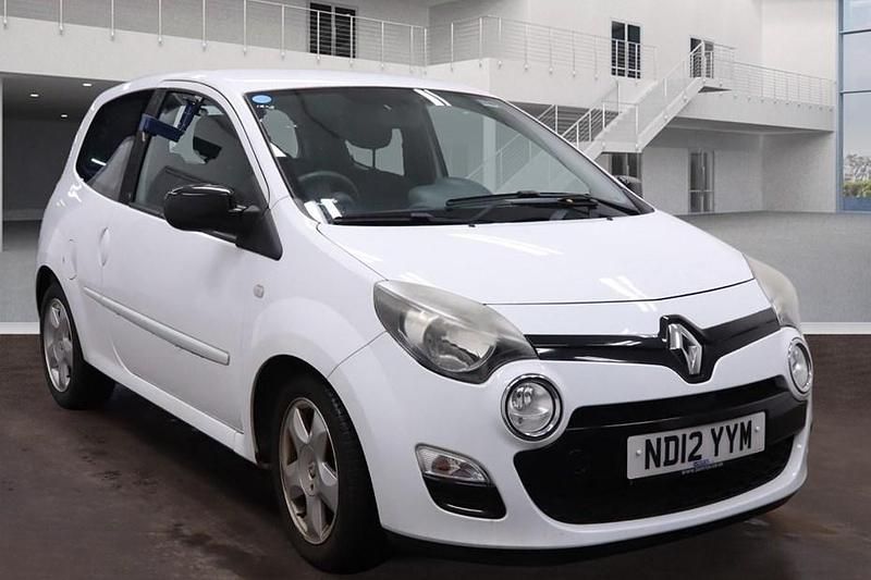 Used Renault Twingo Dynamique 75 HP (55 kW) 2012 White Hatchback