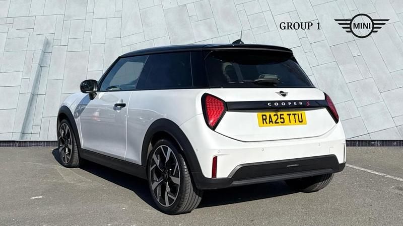 Used Mini Cooper S Hatch 201 HP (147 kW) 2025 White Hatchback