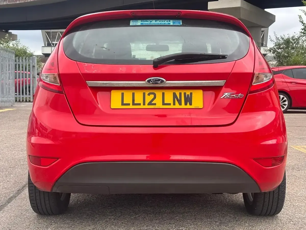 Used Ford Fiesta Zetec 82 HP (60 kW) 2012 Red Hatchback