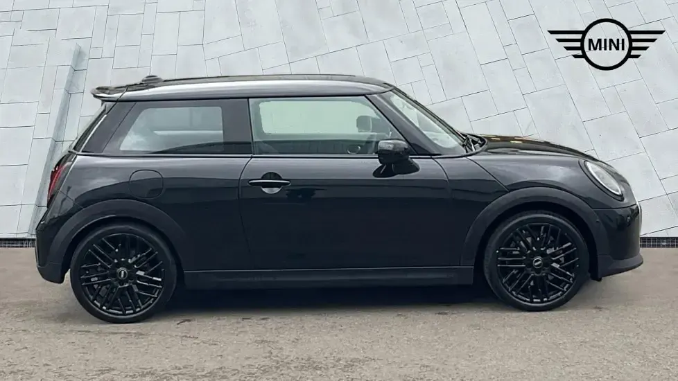 Used Mini Cooper S Hatch 201 HP (147 kW) 2024 Black Hatchback