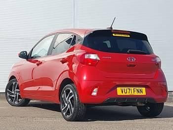 Used Hyundai i10 Premium 84 HP (61 kW) 2022 Red Hatchback