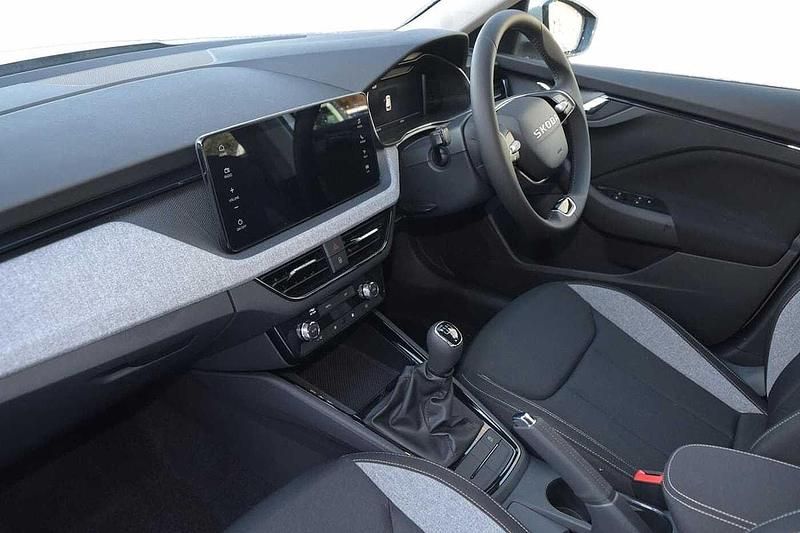 New Skoda Kamiq SE 94 HP (69 kW) 2025 Silver SUV