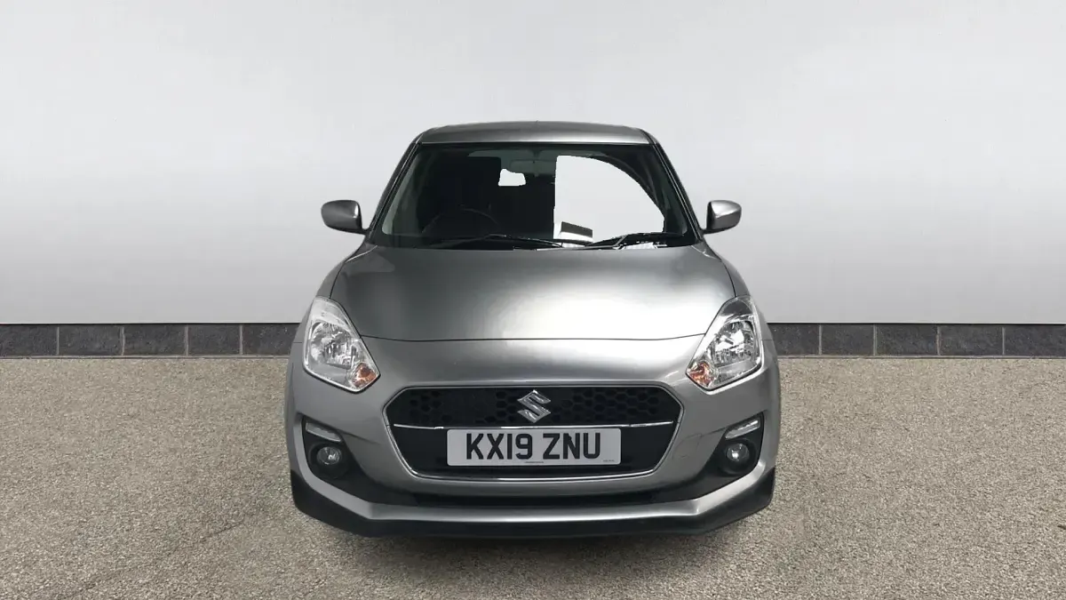 Usado Suzuki Swift 90 HP (66 kW) 2019 Prateado Citadino