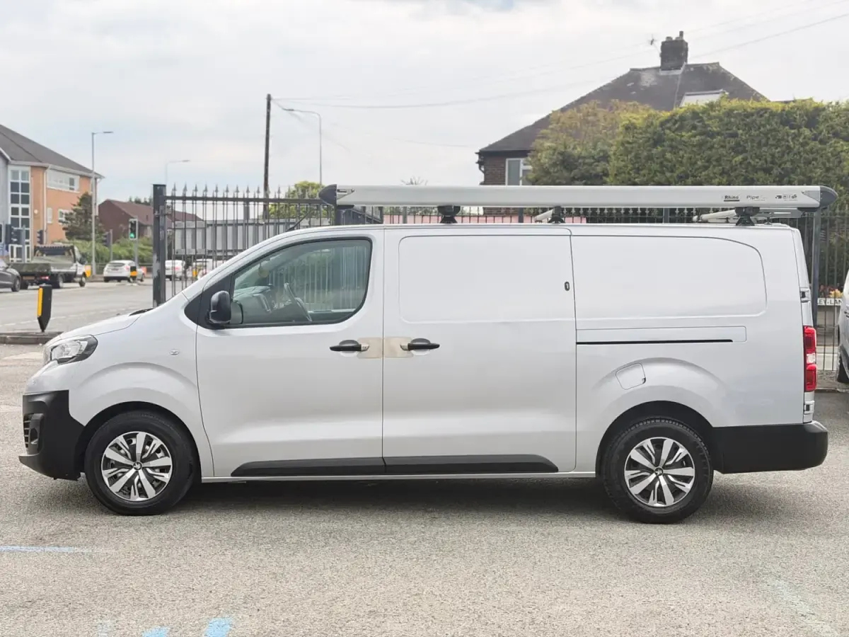 Gebraucht Peugeot Expert 2019 Silber Van