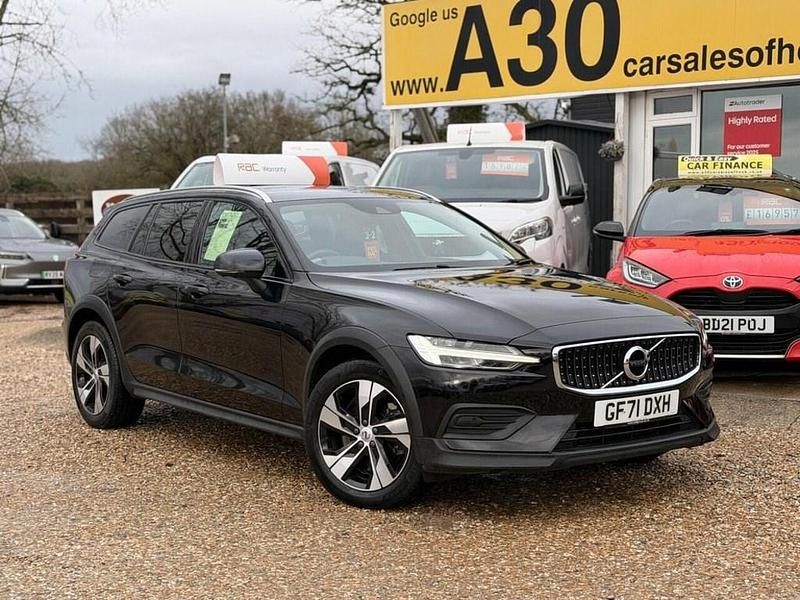 Used Volvo V60 CC 250 HP (183 kW) 2021 Black Estate