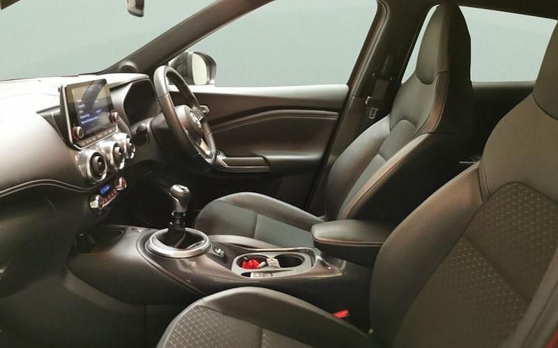 Used Nissan Juke N-Connecta 114 HP (83 kW) 2023 Red SUV