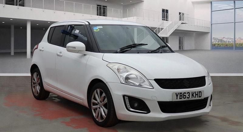 Used Suzuki Swift SZ4 94 HP (69 kW) 2013 White Hatchback