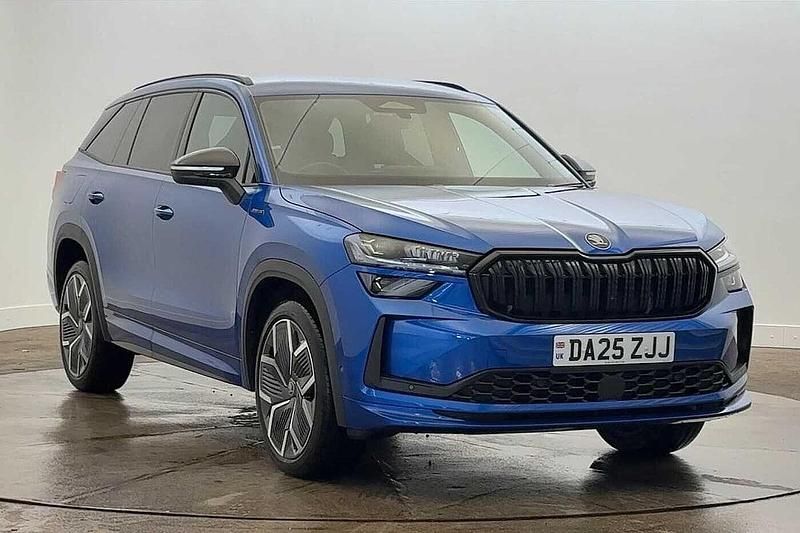 Race blue metallic Used 2025 Skoda Kodiaq SportLine SUV | £40,995 (Expensive) - Image 1/4
