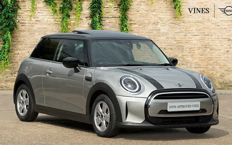 Used Mini Cooper Classic 136 HP (100 kW) 2022 Hatchback