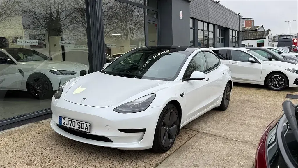 Usado Tesla Model 3 Standard Range Plus 239 kW (325 HP) 2020 Branco Sedan