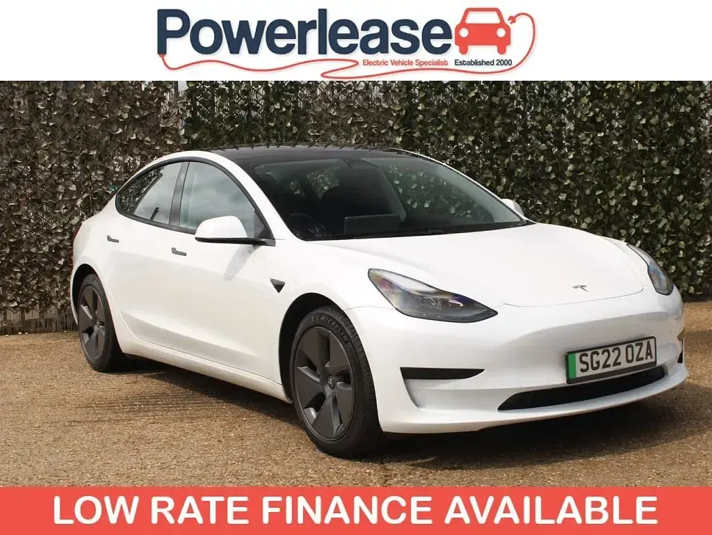 Used Tesla Model 3 Standard Range Plus 177 kW (241 HP) 2022 White Sedan