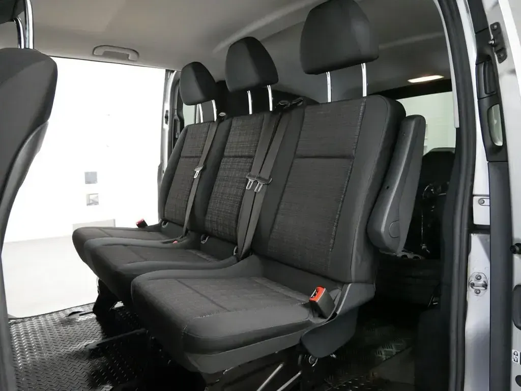 Used Mercedes Vito 190 HP (139 kW) 2019 Silver Van