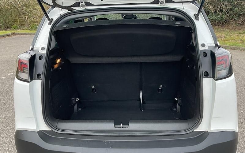 Used Vauxhall Crossland Elite 110 HP (80 kW) 2021 White SUV