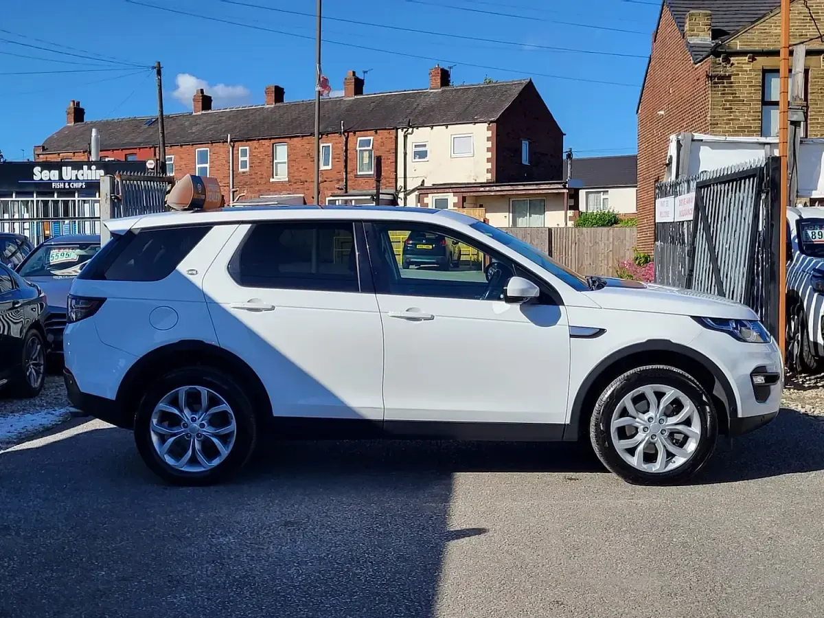 Used Land Rover Discovery Sport HSE Luxury 180 HP (132 kW) 2015 White SUV
