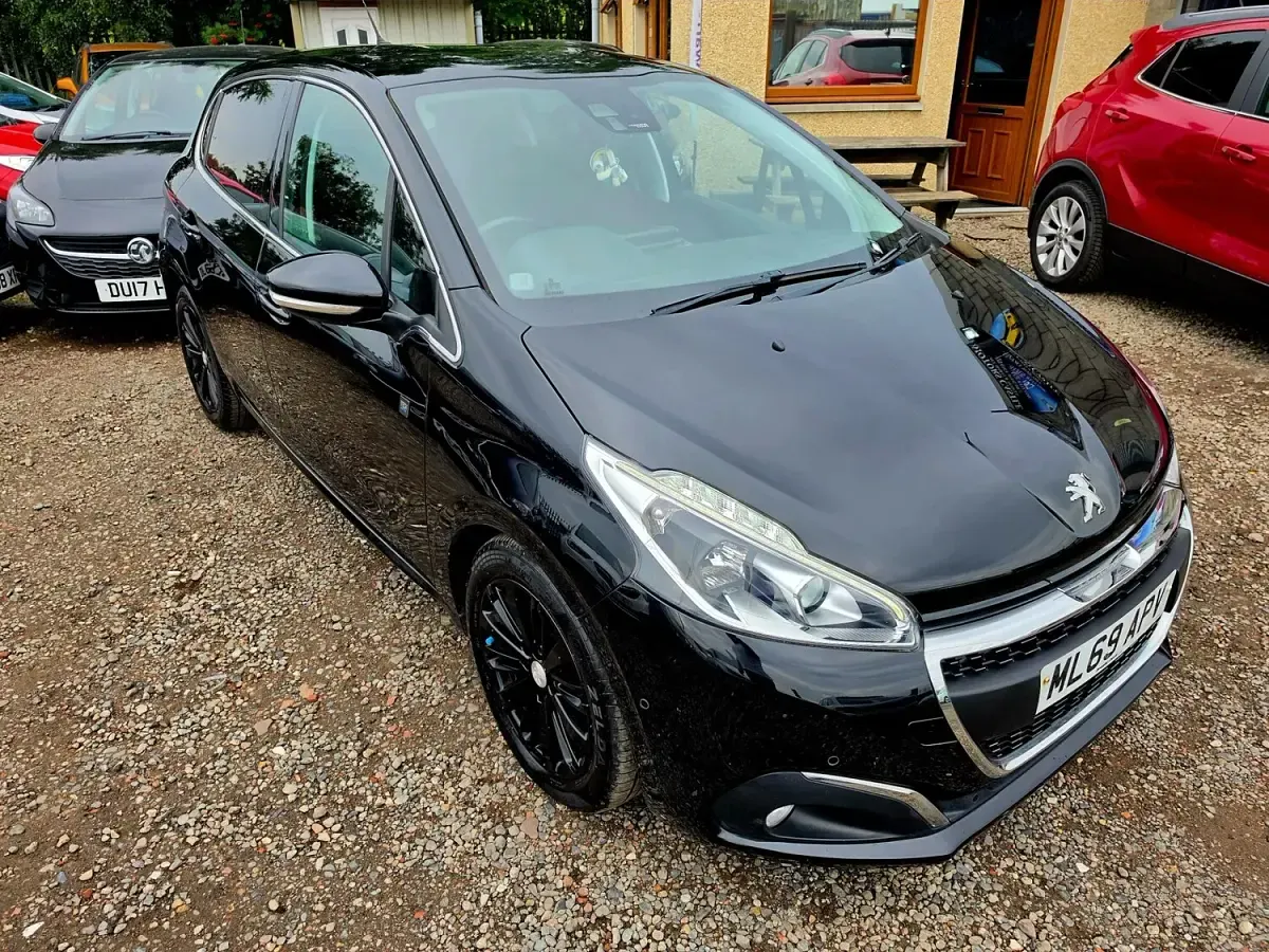 Used Peugeot 208 2019 Black Hatchback