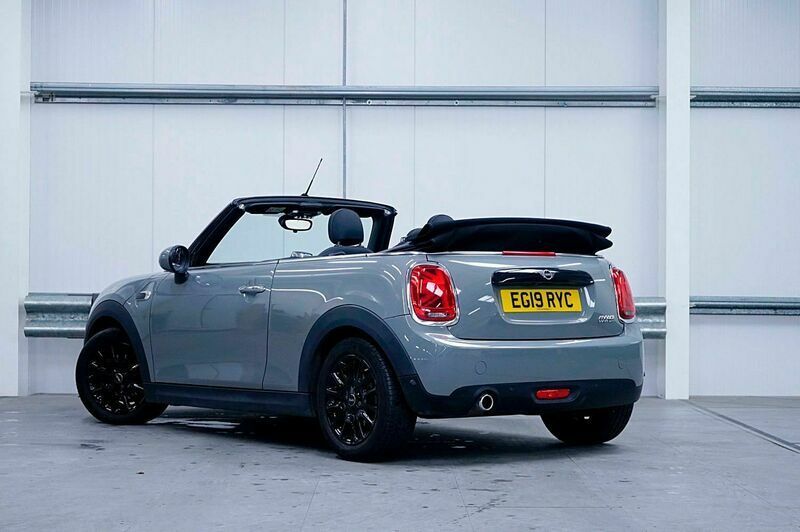 Used Mini Cooper Classic 134 HP (98 kW) 2019 Grey Hatchback