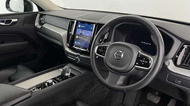 Used Volvo XC60 Plus 194 HP (142 kW) 2023 Blue SUV