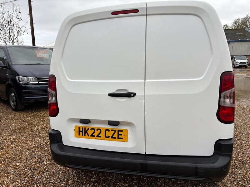 Usado Citroën Berlingo 2022 Blanco Monovolumen