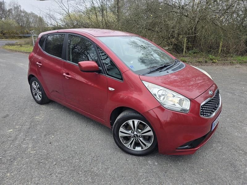 Used Kia Venga 89 HP (65 kW) 2016 Red Hatchback