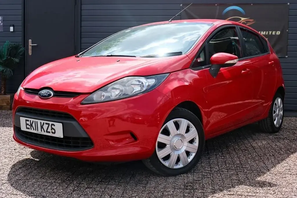 Używany Ford Fiesta 82 KM (60 kW) 2011 Czerwony Hatchback