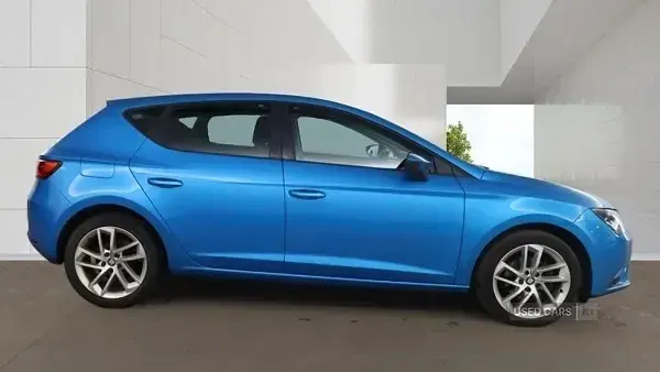 Usado Seat Leon SE Dynamic 110 CV (80 kW) 2016 Azul Utilitario