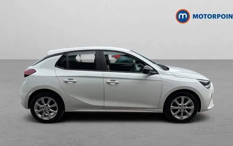 Used Vauxhall Corsa Design Edition 101 HP (74 kW) 2023 White Hatchback