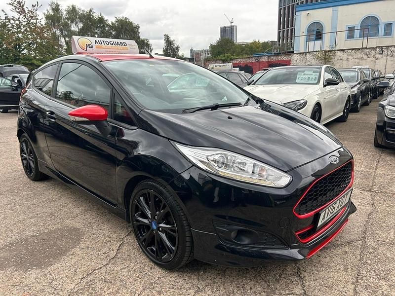 Black Used 2016 Ford Fiesta Zetec Hatchback | £4,990 (Fair price) - Image 1/3