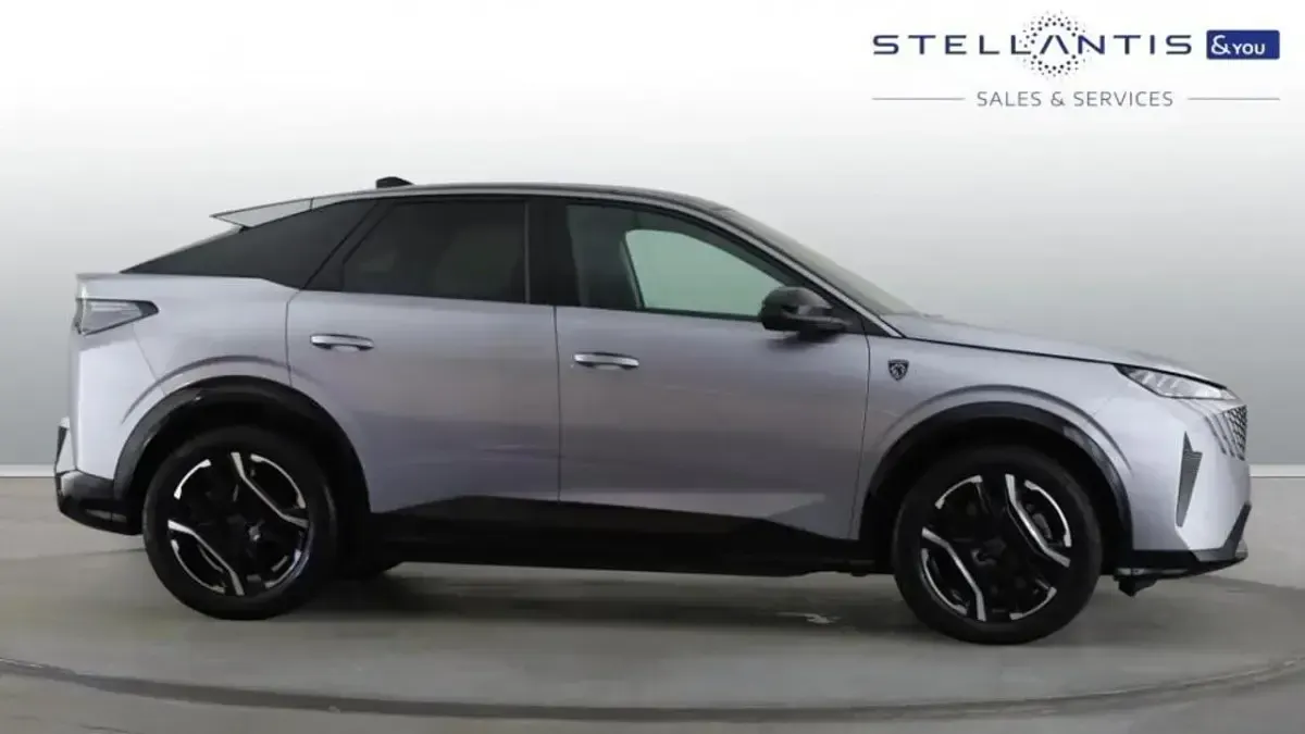 Second-hand Peugeot e-3008 GT 152 kW (207 CP) 2025 Gri SUV