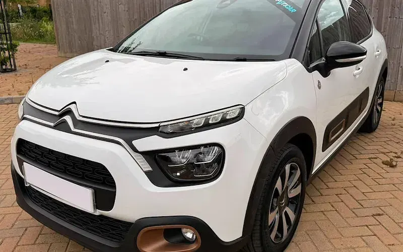 Used Citroën C3 PureTech 83 HP (61 kW) 2022 White Hatchback