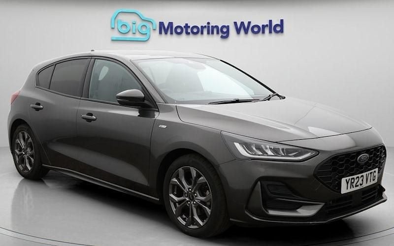 Used Ford Focus ST-Line 125 HP (91 kW) 2023 Grey Hatchback
