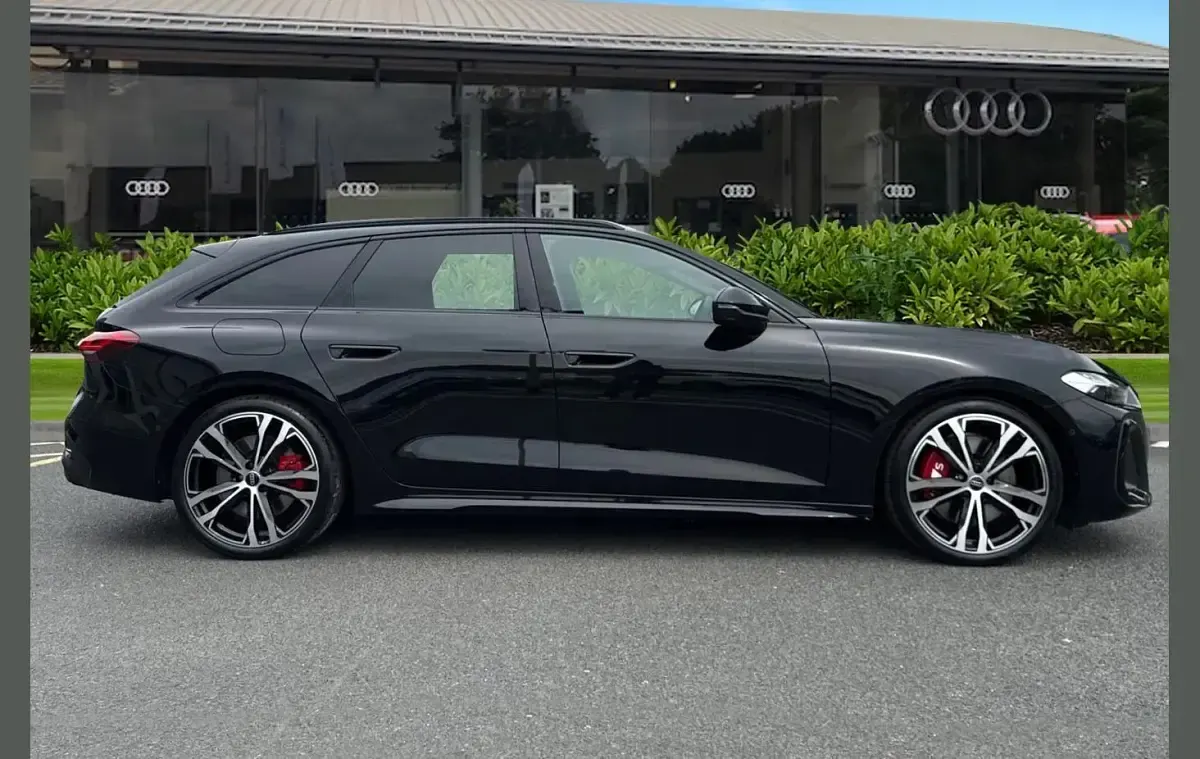 Used Audi A5 Advanced 362 HP (266 kW) 2025 Black Estate