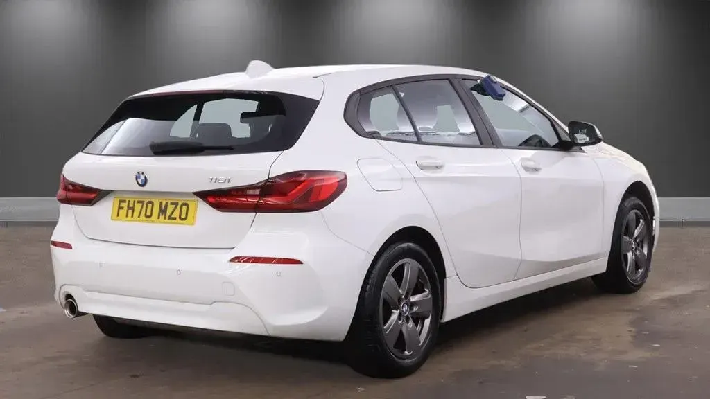 Used BMW 118 Comfort Edition 136 HP (100 kW) 2021 White Hatchback