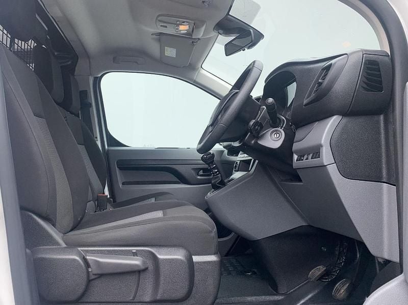 White Used 2022 Peugeot Expert Premium Van | £13,454 (Good price) - Image 1/3
