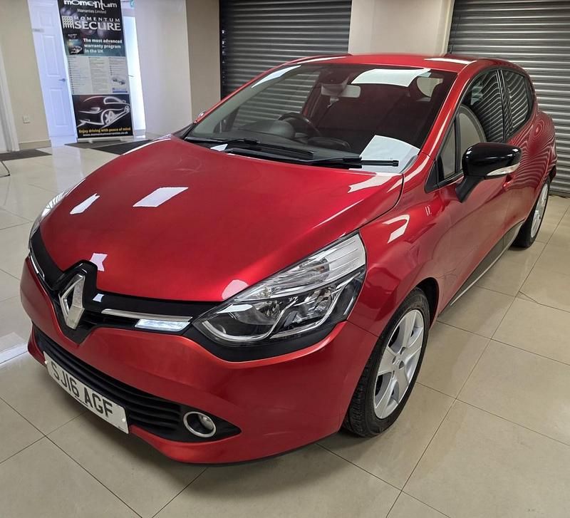 Used Renault Clio IV Dynamique 2016 Red Hatchback