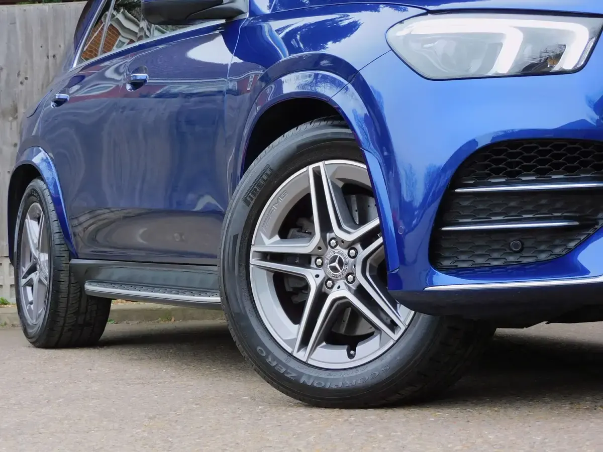 Used Mercedes GLE400 AMG line 325 HP (239 kW) 2019 Blue SUV