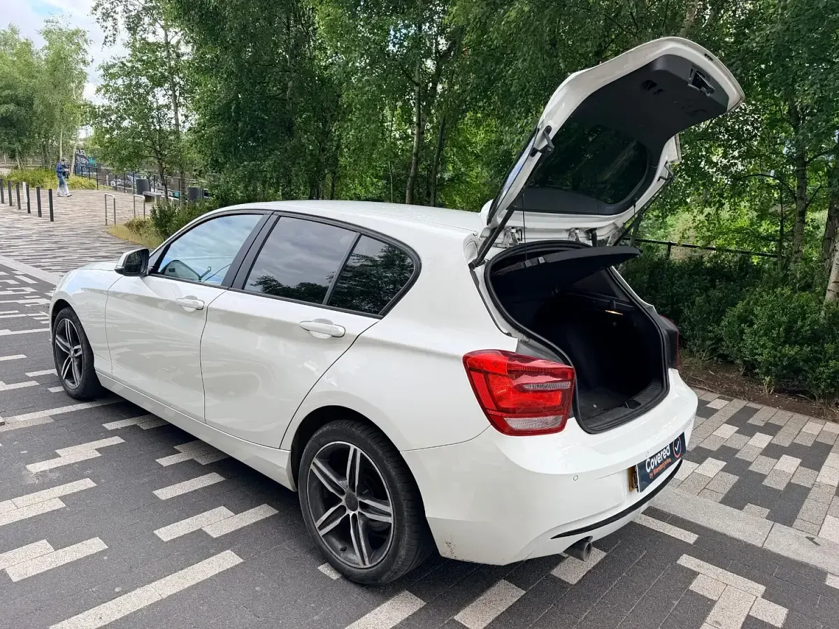 Used BMW 116 Sport Line 2014 White Hatchback