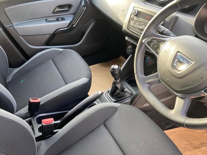 Used Dacia Duster Essentiel 114 HP (83 kW) 2019 Grey Hatchback