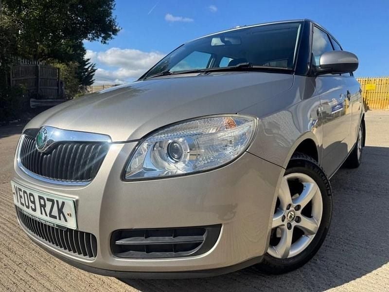 Beige Used 2009 Skoda Fabia Hatchback | £2,350 (Good price) - Image 1/4