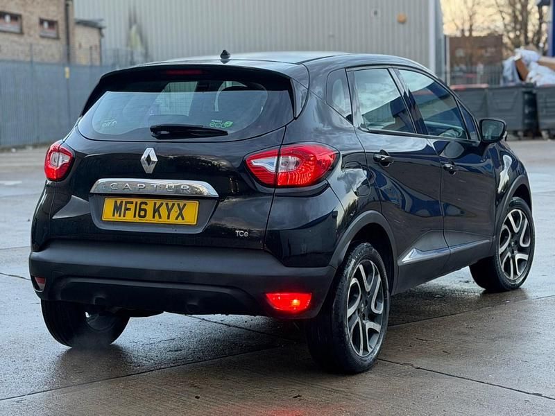 Used Renault Captur Dynamique 90 HP (66 kW) 2016 Black SUV