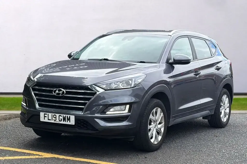 Used Hyundai Tucson SE 177 HP (130 kW) 2019 Grey SUV