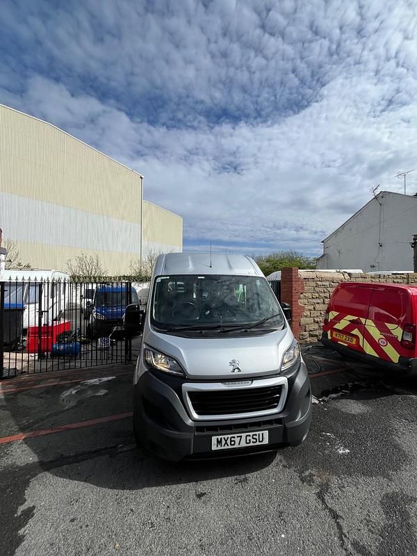 Used Peugeot Boxer 130 HP (95 kW) 2017 Silver Van