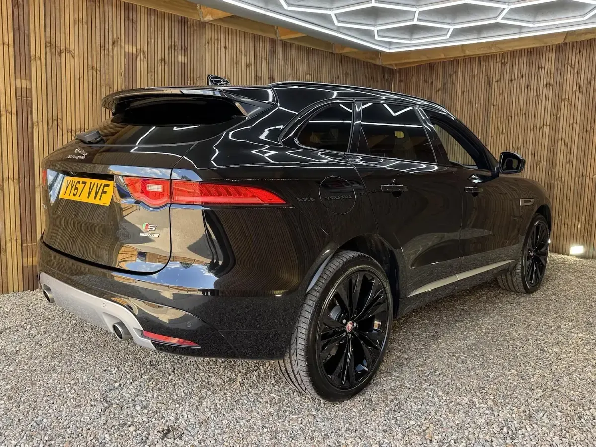 Used Jaguar F-Pace S 300 HP (220 kW) 2018 Black SUV